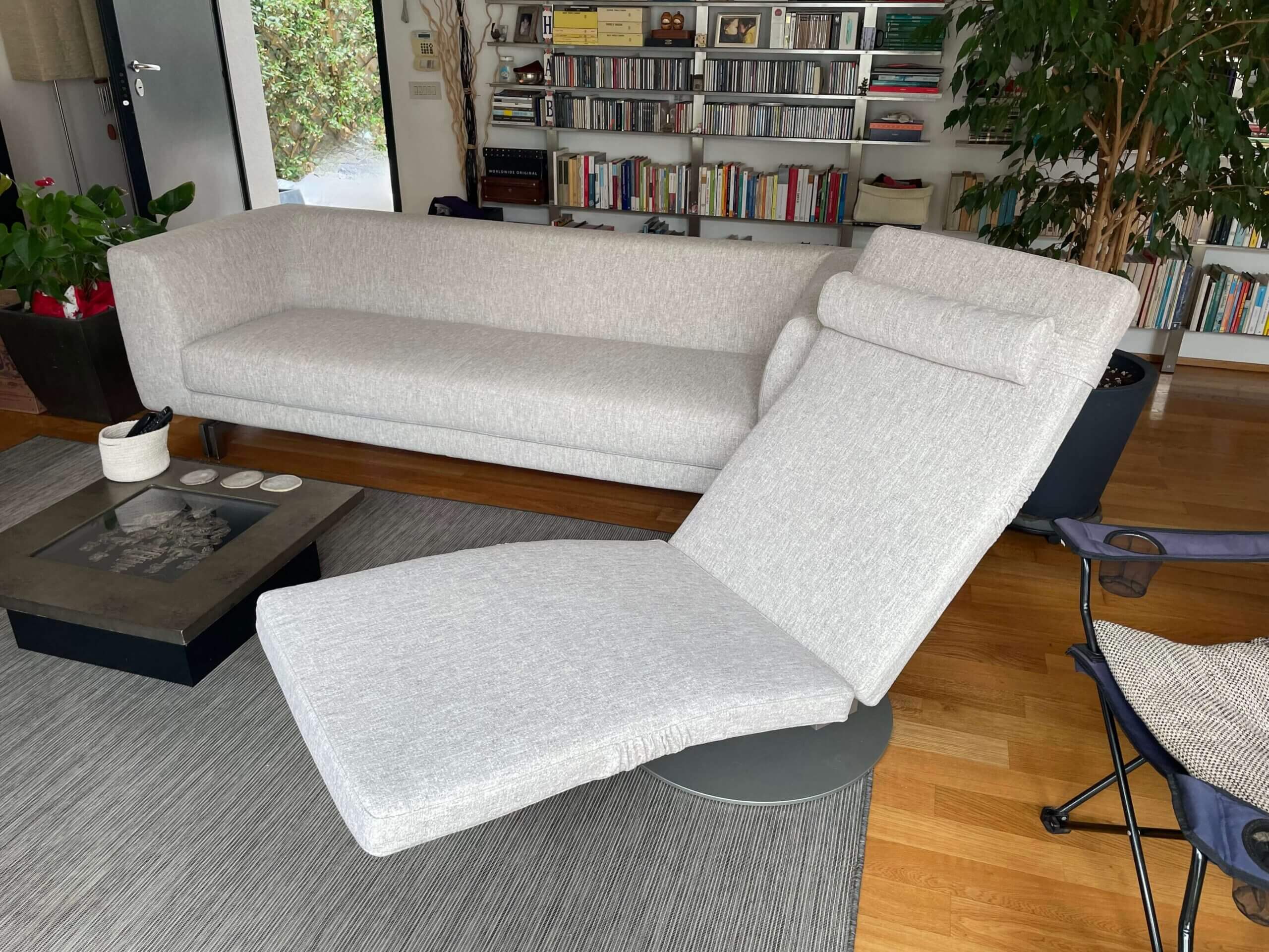 Rifacimento divano e chaise-longue di design in tessuto aqua clean tino mariani Lissone