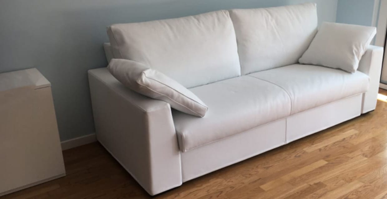 Tino Mariani azienda artigiana vende direttamente divani, poltrone, divano letto in piuma d'oca, morbidi e soffici, per il massimo comfort!